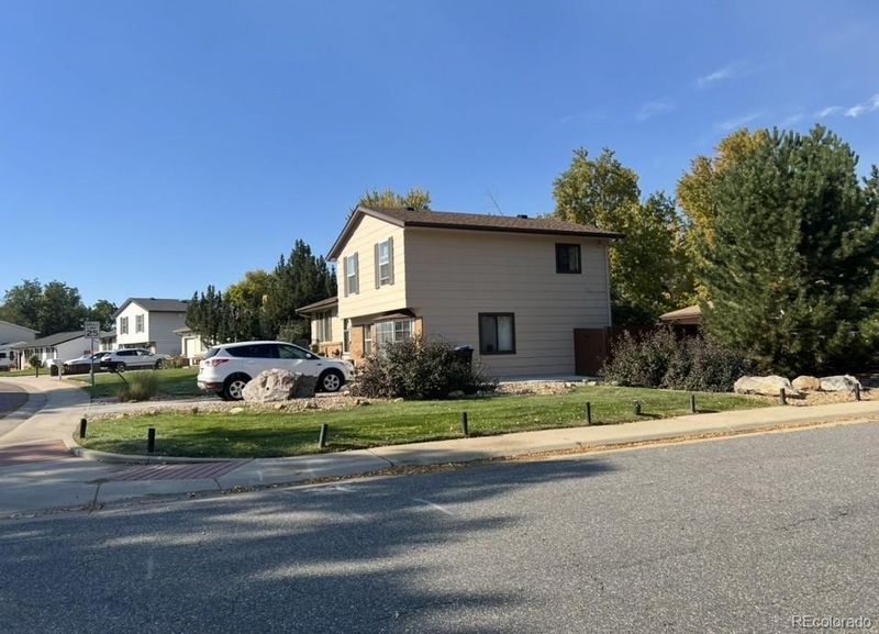 8597 Gray St, Arvada, CO 80003