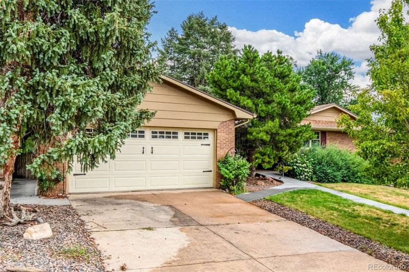 2718 S Kendall Way, Denver, CO 80227