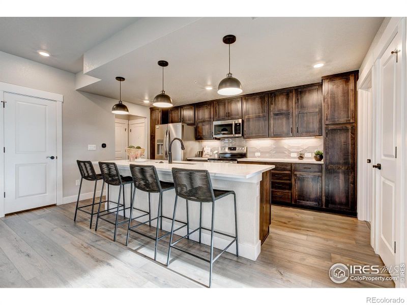 265 High Point Dr #202, Longmont, CO 80504