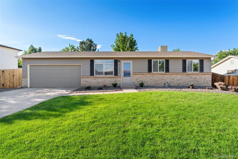 3082 S Laredo Cir, Aurora, CO 80013