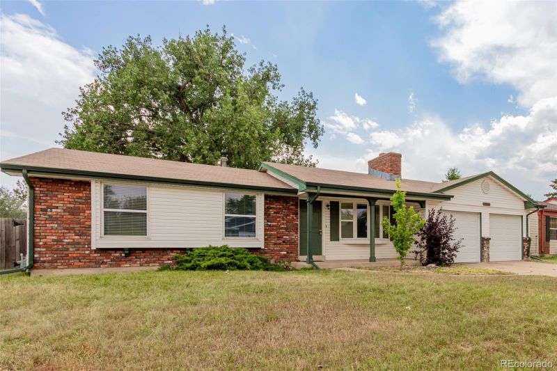 2603 Danbury Dr, Longmont, CO 80503