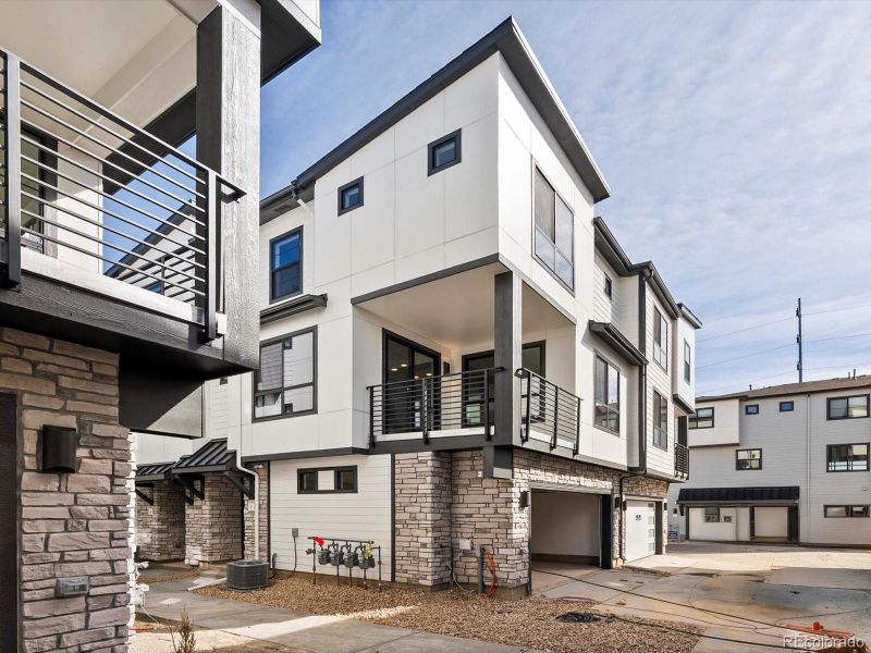 2050 S Holly St #1, Denver, CO 80222