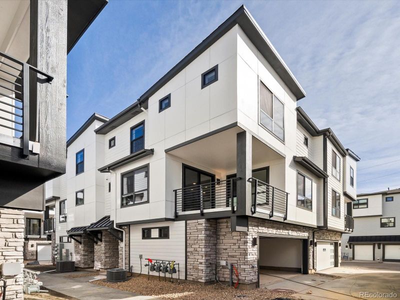 2050 S Holly St #1, Denver, CO 80222