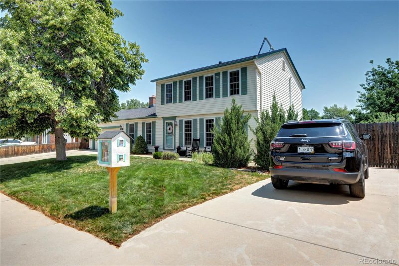 2424 S Elkhart St, Aurora, CO 80014