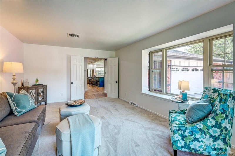 3304 S Valentia Ct, Denver, CO 80231