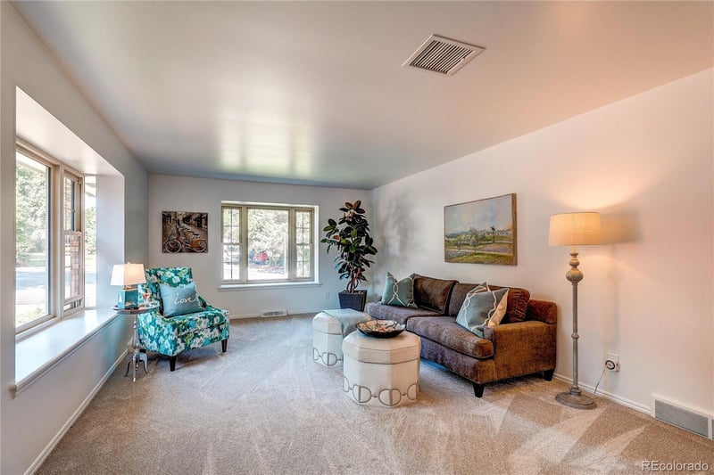 3304 S Valentia Ct, Denver, CO 80231