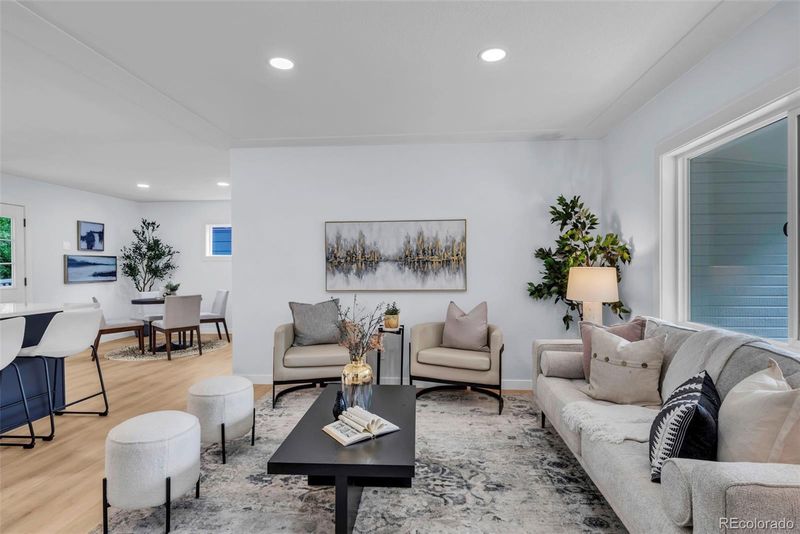 3323 S Glencoe St, Denver, CO 80222