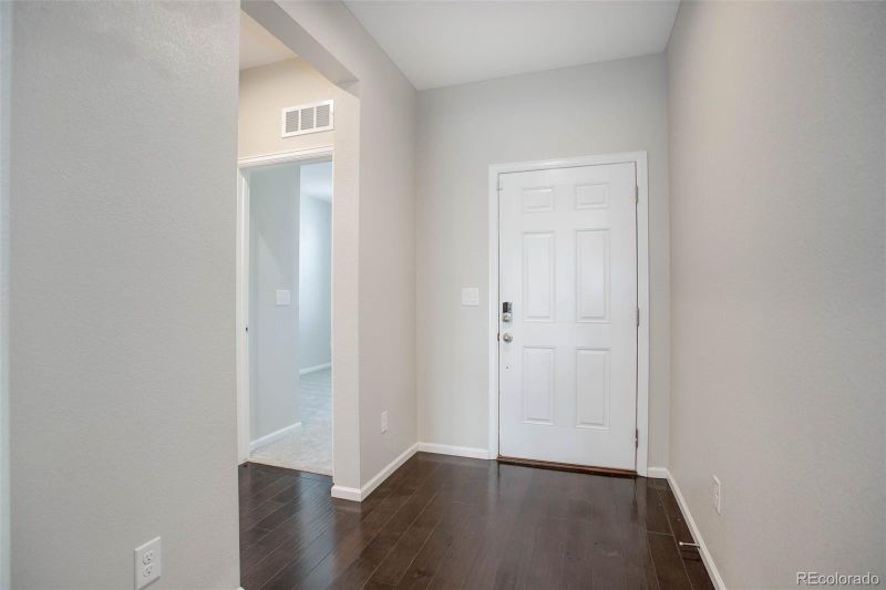 4238 S Netherland Cir, Aurora, CO 80013
