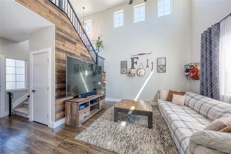 274 Peabody St, Castle Rock, CO 80104