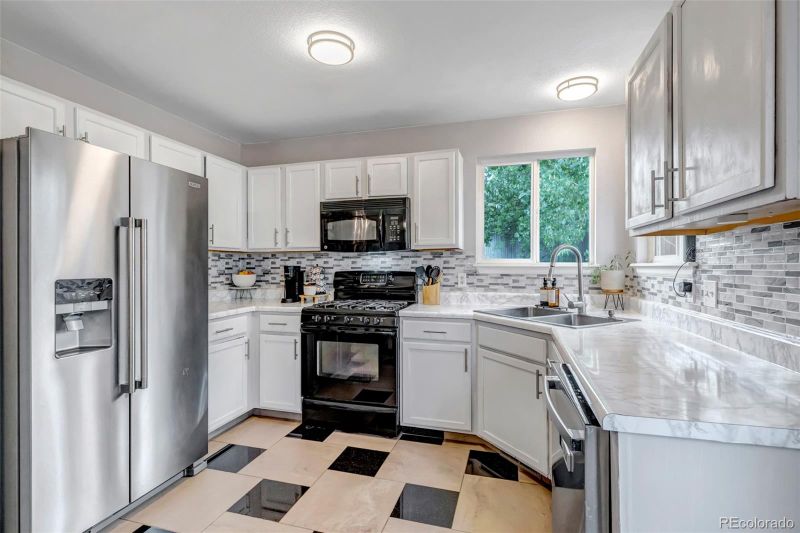 1472 E 96th Dr, Thornton, CO 80229