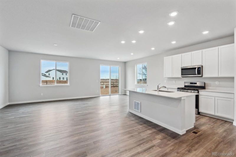 14424 Heritage Dr, Mead, CO 80504