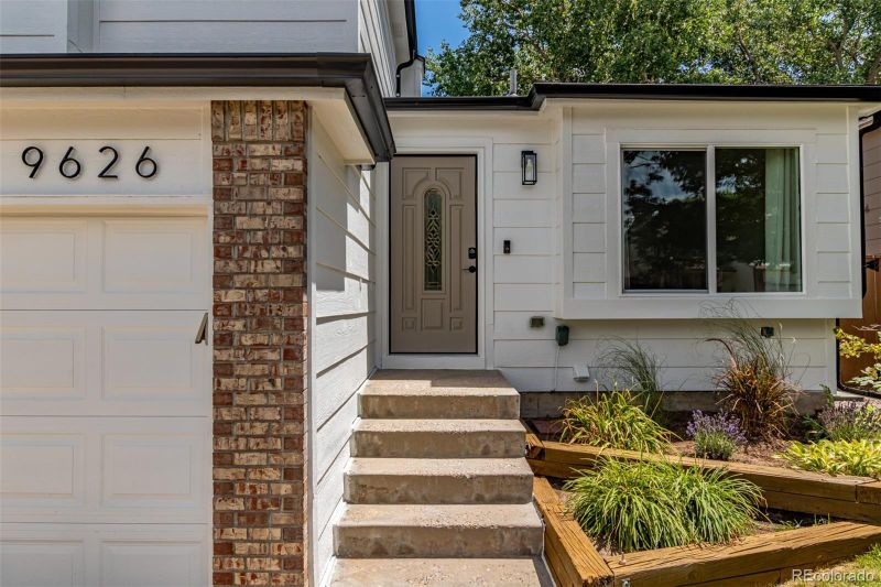 9626 Whitecliff Pl, Highlands Ranch, CO 80129