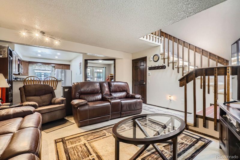 2072 S Helena St #B, Aurora, CO 80013