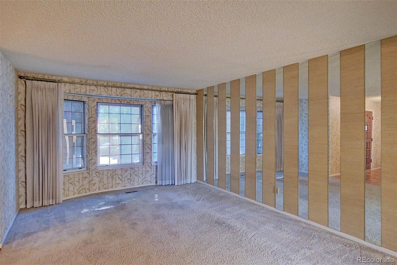 7621 Oak St, Arvada, CO 80005