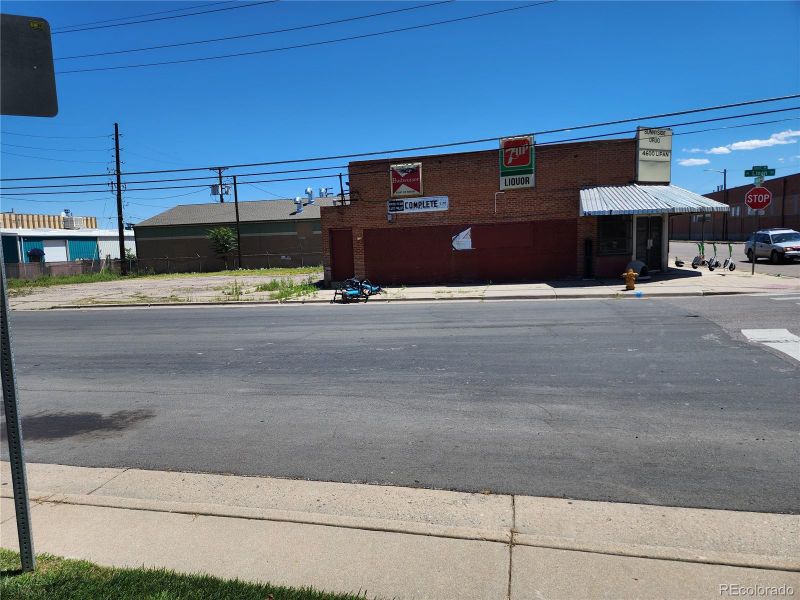 4600 Lipan St, Denver, CO 80211