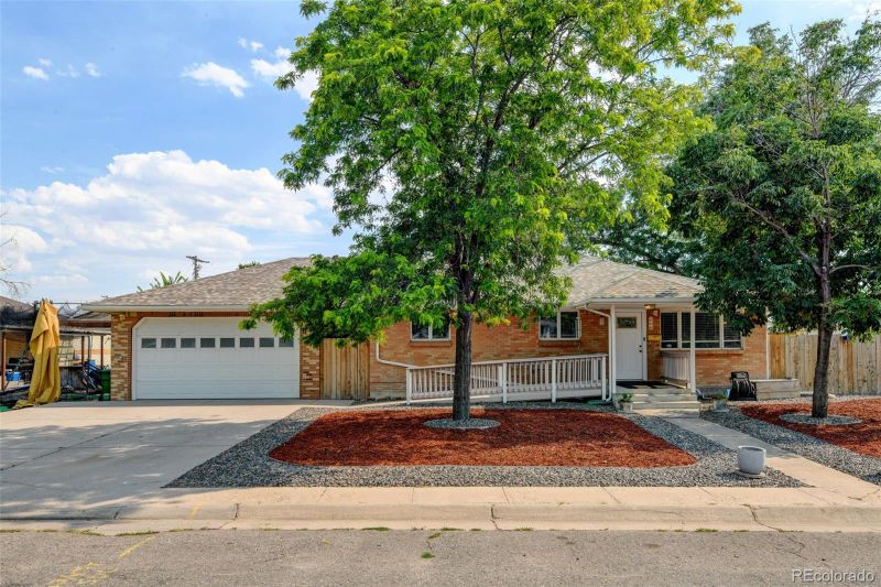 232 7th St, Fort Lupton, CO 80621