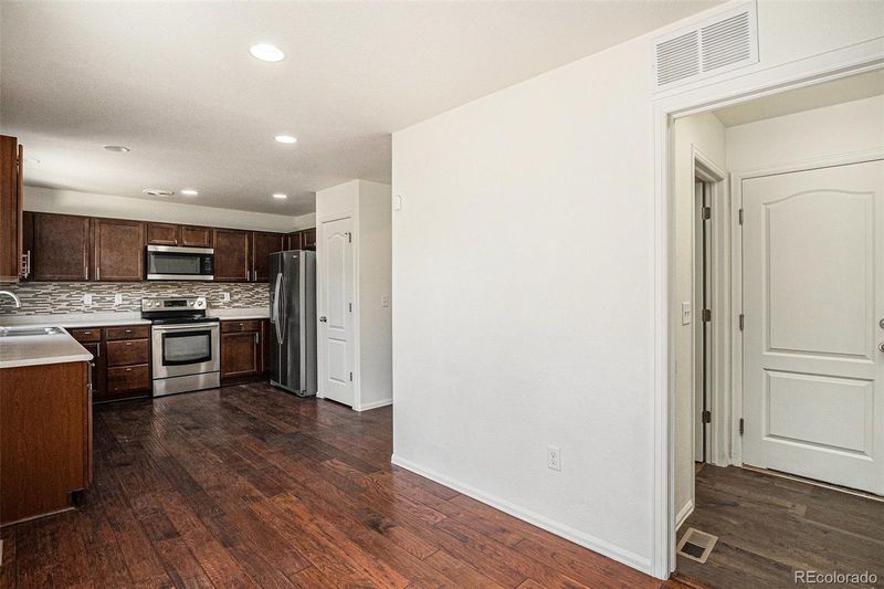 25934 E Maple Dr, Aurora, CO 80018
