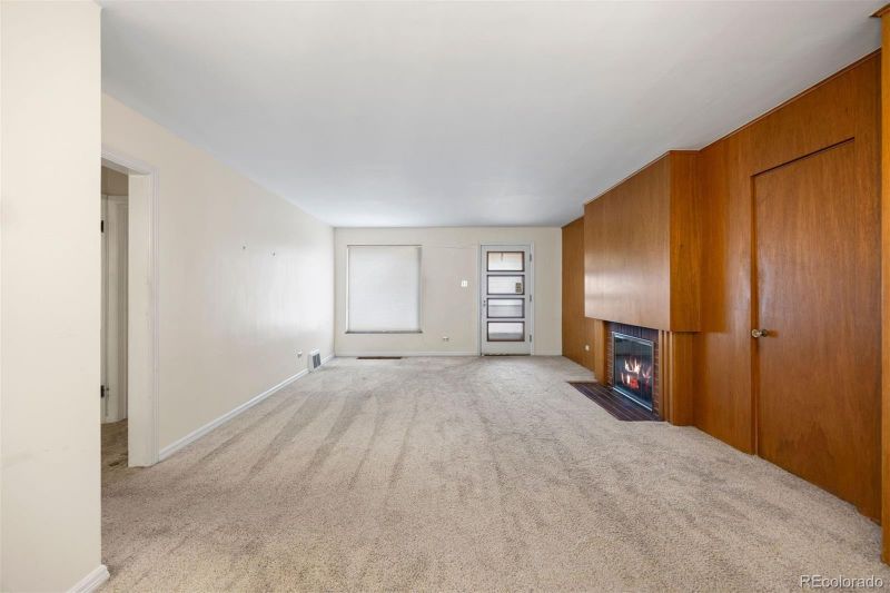 976 Hudson St, Denver, CO 80220