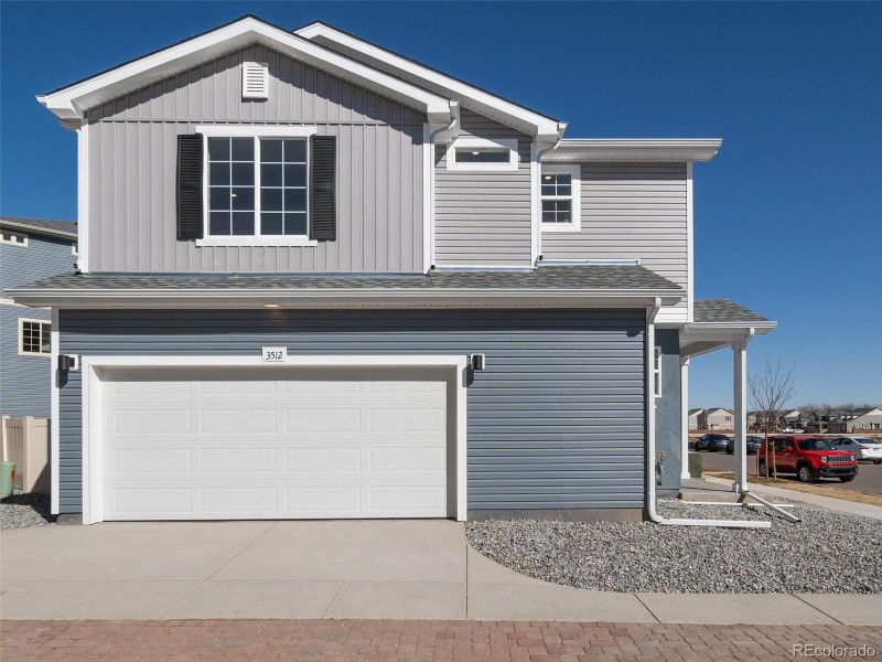 22182 E 38th Pl, Aurora, CO 80019