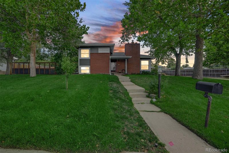 1350 Lewis St, Lakewood, CO 80215