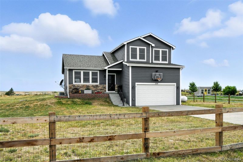 1519 4th Ave, Deer Trail, CO 80105