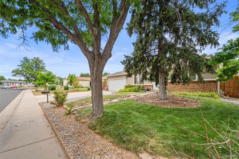 15190 E Columbia Dr, Aurora, CO 80014