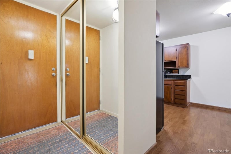 725 S Clinton St #2B, Denver, CO 80247