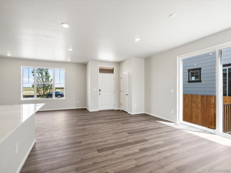22460 E 8th Ave, Aurora, CO 80018