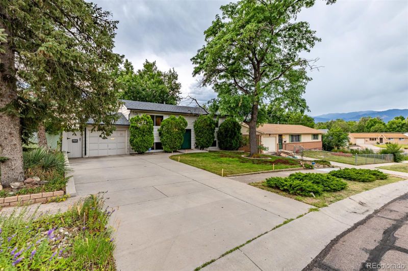 3605 Brentwood Ter, Colorado Springs, CO 80910
