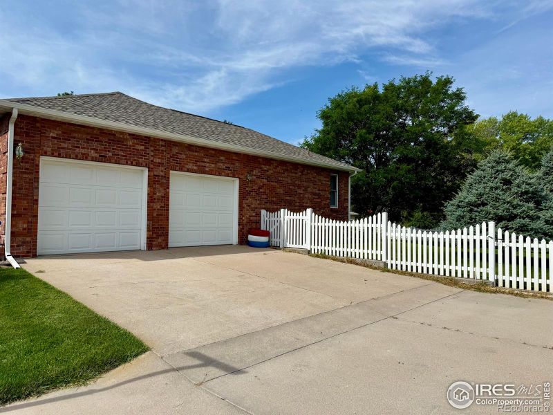 1142 S Interocean Ave, Holyoke, CO 80734