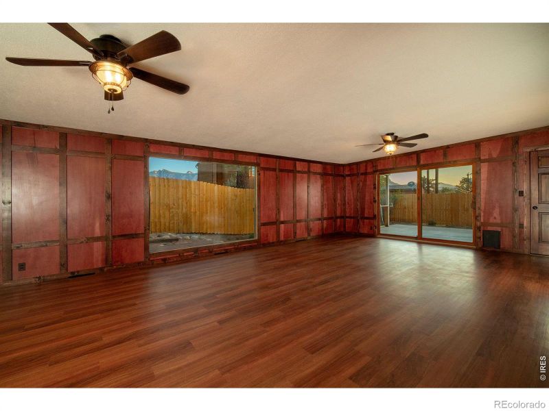 219 3rd St, Estes Park, CO 80517
