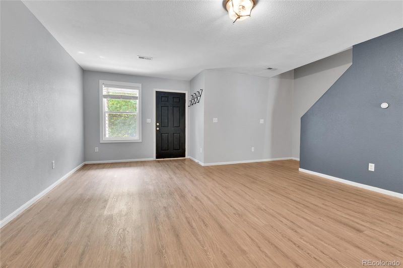 7751 S Kittredge Ct, Englewood, CO 80112