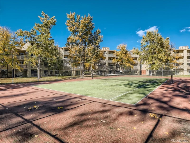 1302 S Parker Rd #120, Denver, CO 80231