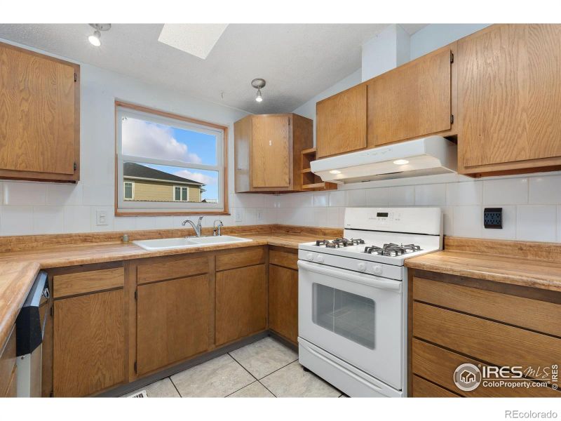 902 Fir Ave, Fort Lupton, CO 80621