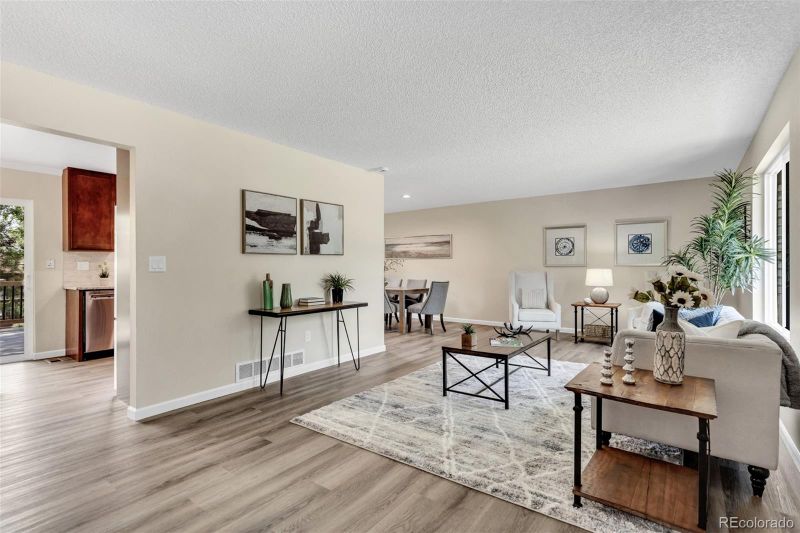 5209 E Briarwood Ave, Centennial, CO 80122