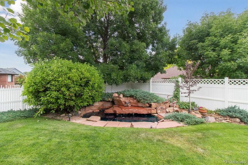 1800 Crestone Ct, Longmont, CO 80504