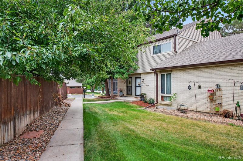 4305 W Ponds Cir, Littleton, CO 80123