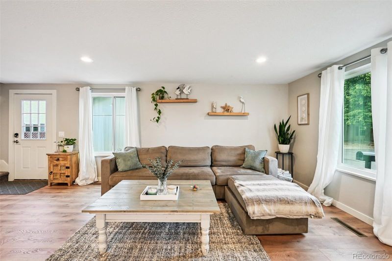 6319 W 95th Ave, Westminster, CO 80031