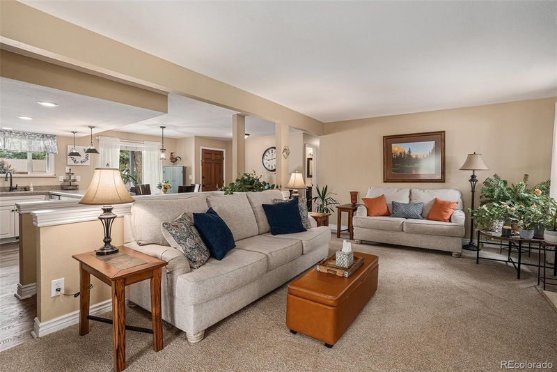 1737 S Field Ct, Lakewood, CO 80232