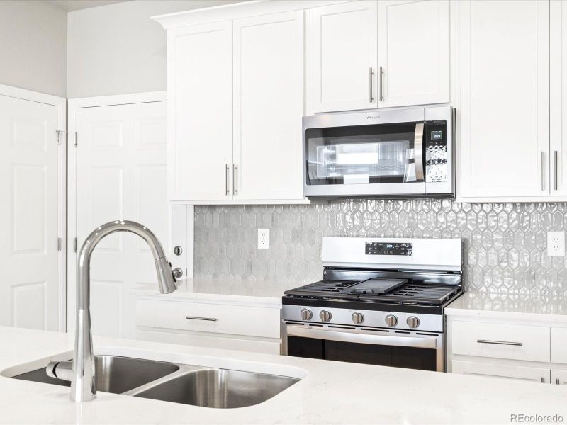 792 N Tempe St, Aurora, CO 80018