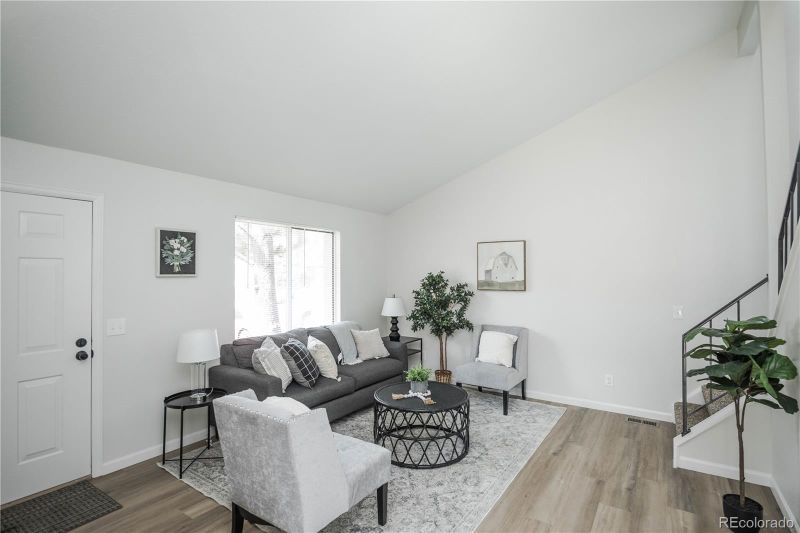 19385 E Batavia Pl, Aurora, CO 80011