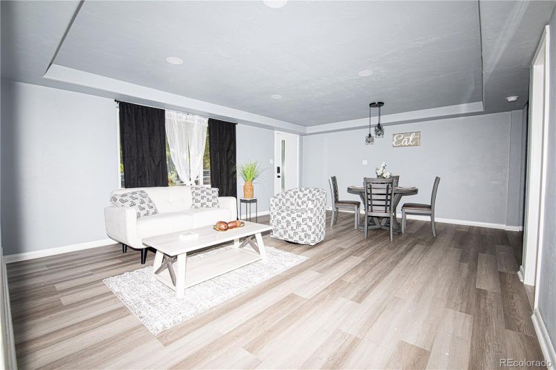 901 S Osceola St, Denver, CO 80219