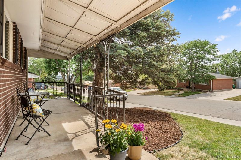 3185 W Radcliff Dr, Englewood, CO 80110