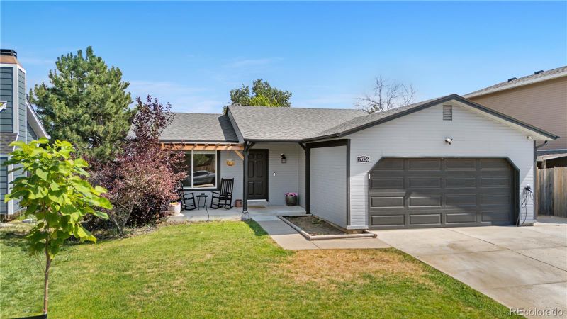 19756 E Oxford Dr, Aurora, CO 80013