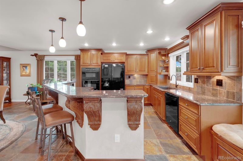 113 Miramar Dr, Colorado Springs, CO 80906