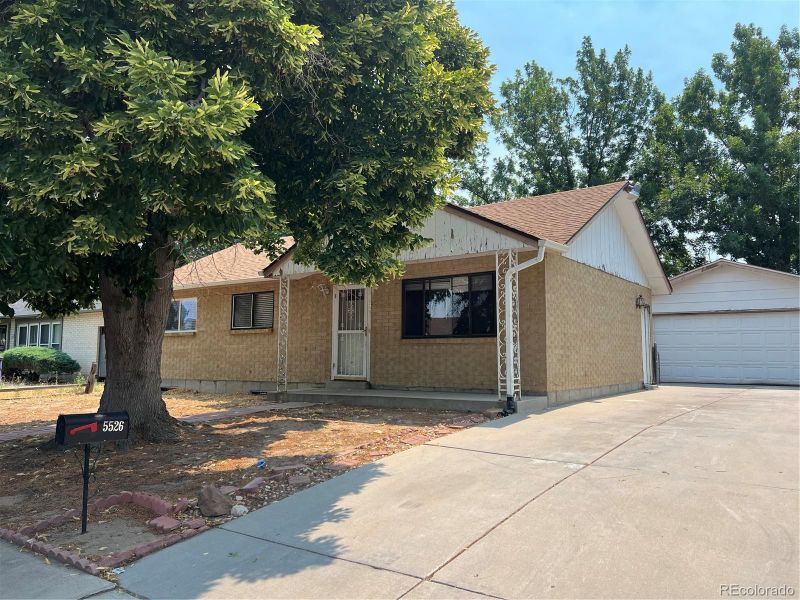 5526 Carson St, Denver, CO 80239