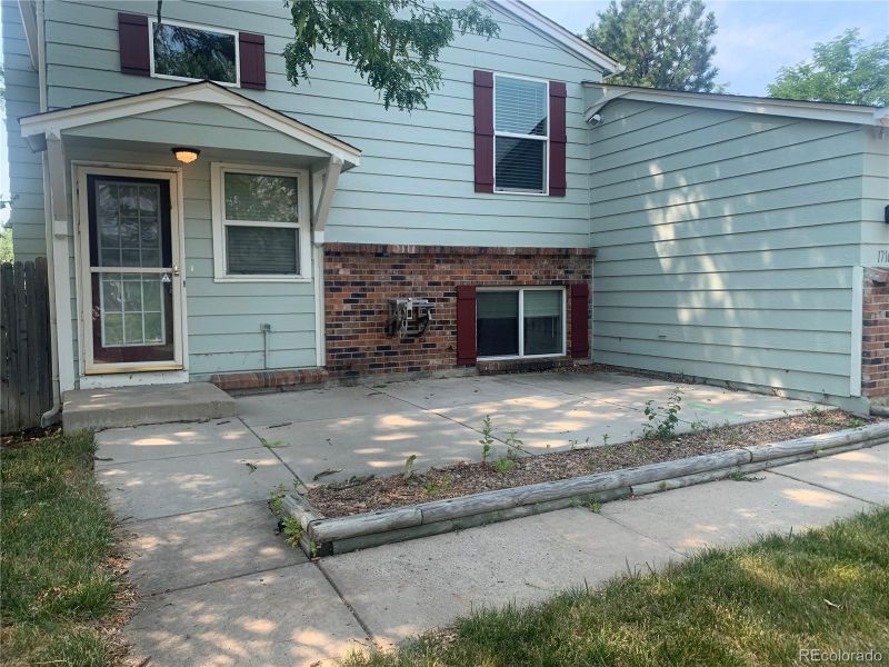 17160 E Jarvis Pl, Aurora, CO 80013