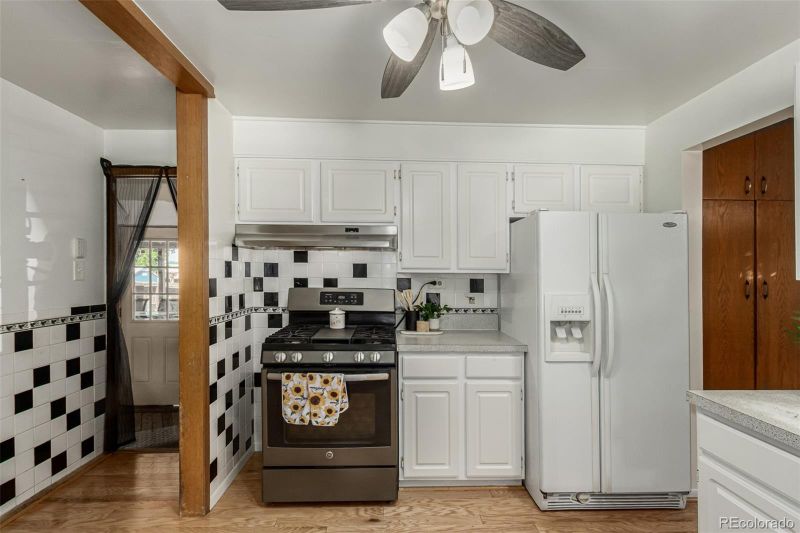6432 Owens St, Arvada, CO 80004