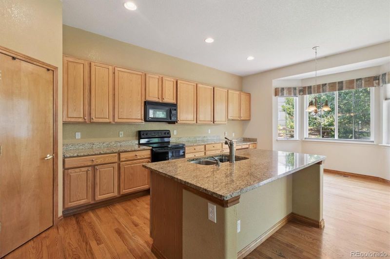 6371 S Rifle St, Aurora, CO 80016