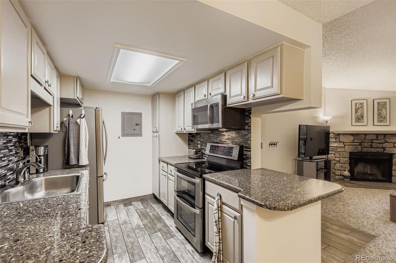 8225 E Fairmount Dr #204, Denver, CO 80247